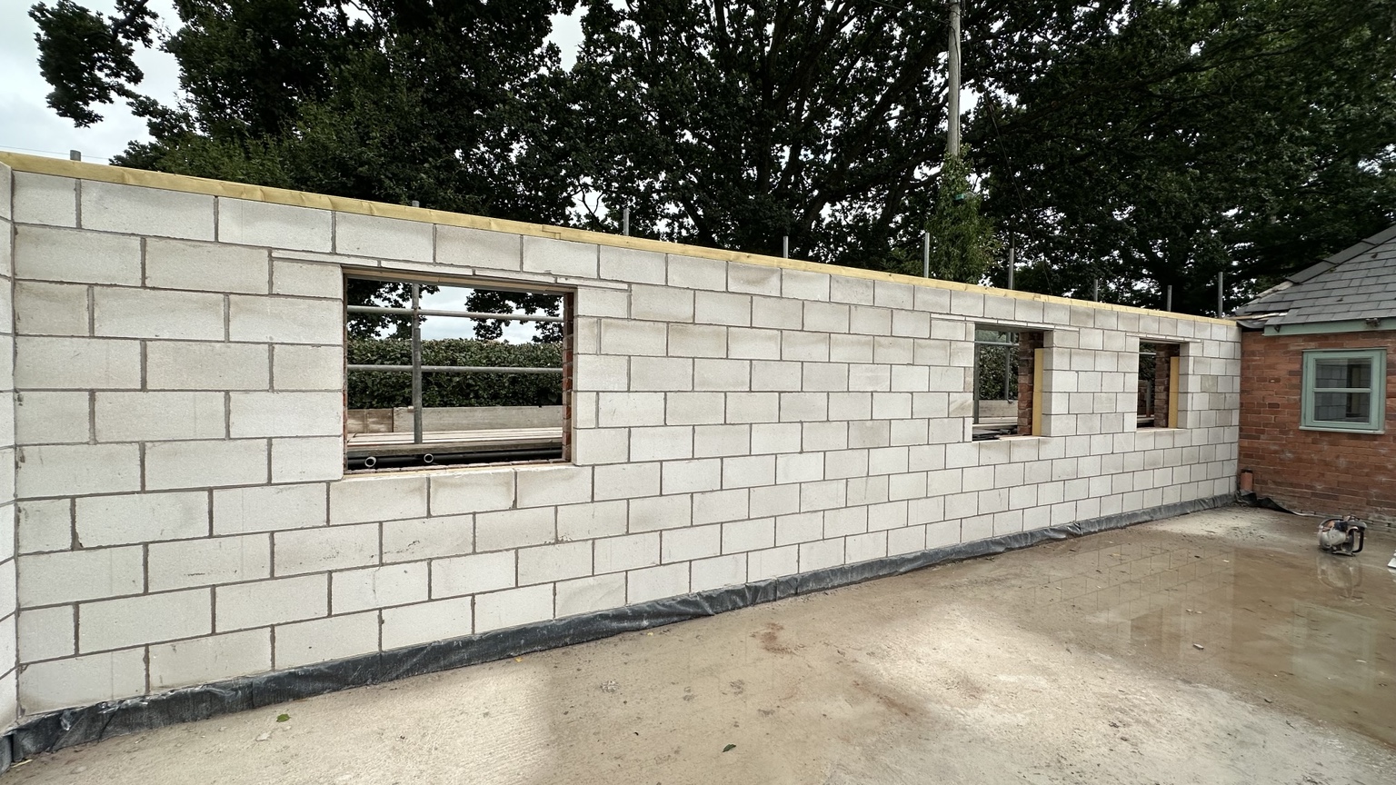 Internal leaf and window openings built in blockwork