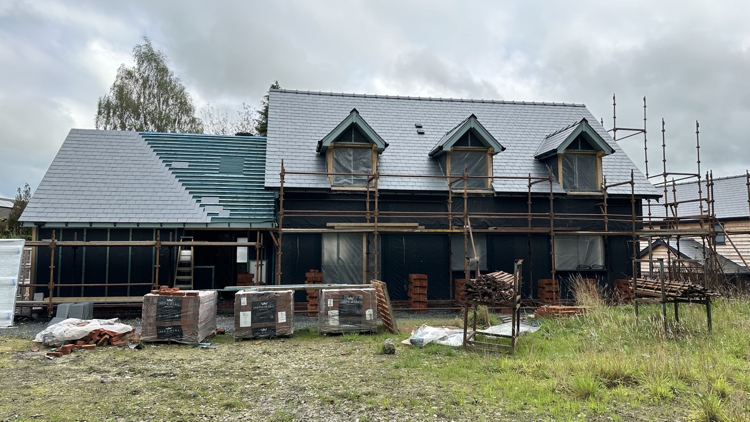 Oak frame dwelling during the brickwork package